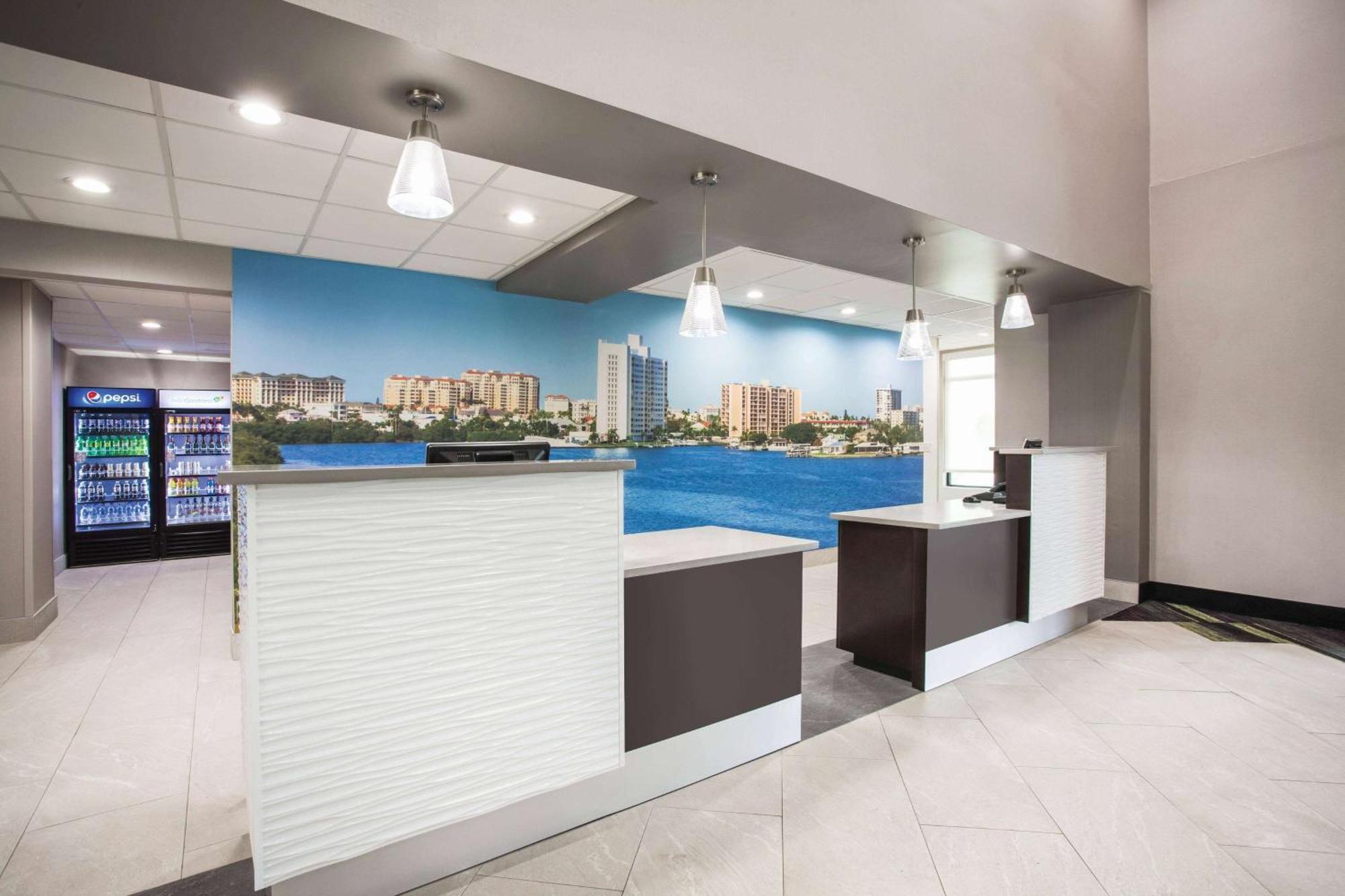 La Quinta By Wyndham Clearwater South Otel Dış mekan fotoğraf