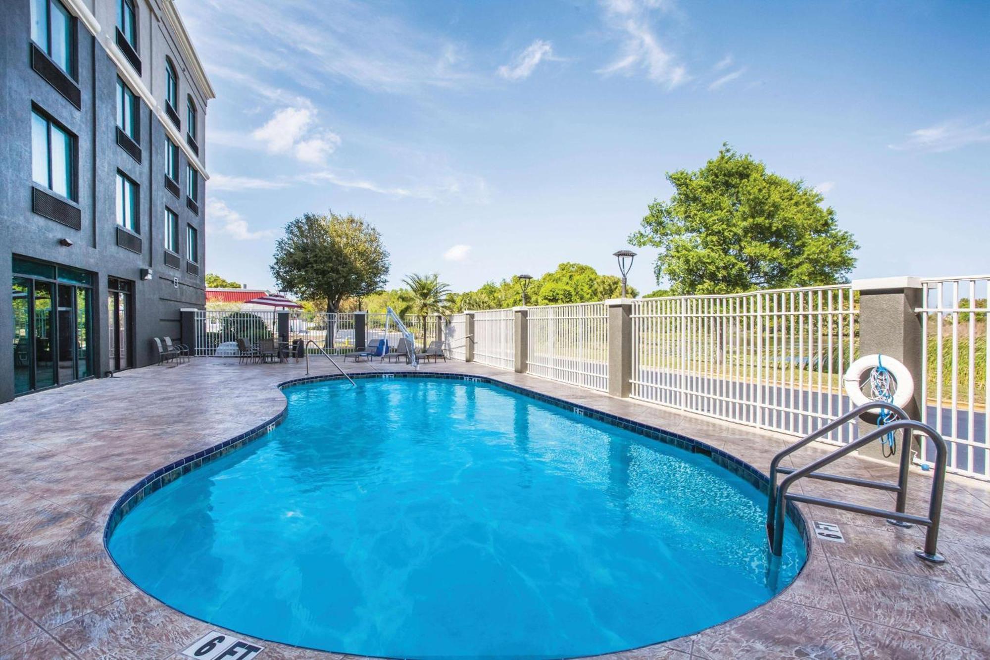 La Quinta By Wyndham Clearwater South Otel Dış mekan fotoğraf