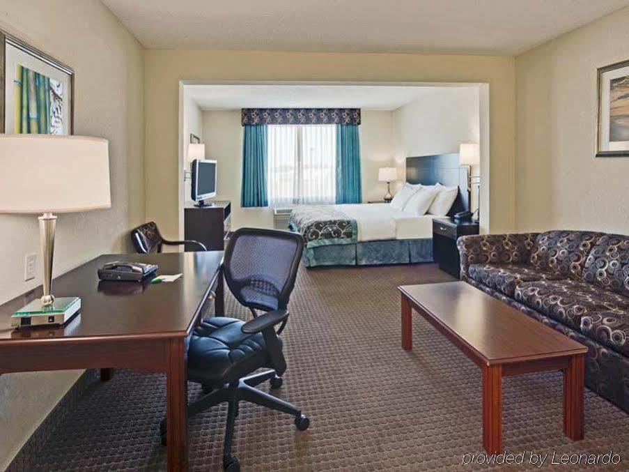 La Quinta By Wyndham Clearwater South Otel Dış mekan fotoğraf